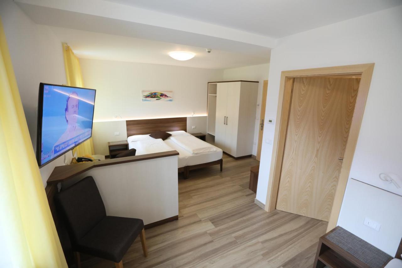 Hotel Stampfer Laives Esterno foto
